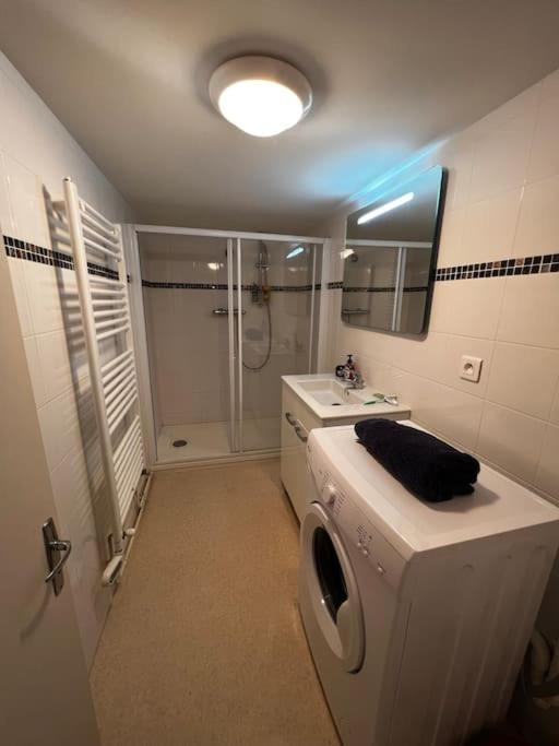 Appartement Avec Garage Et Terrasse Bourges Esterno foto