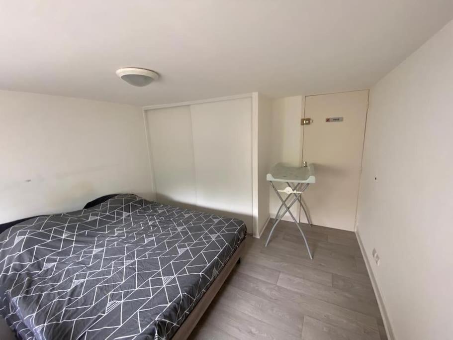 Appartement Avec Garage Et Terrasse Bourges Esterno foto